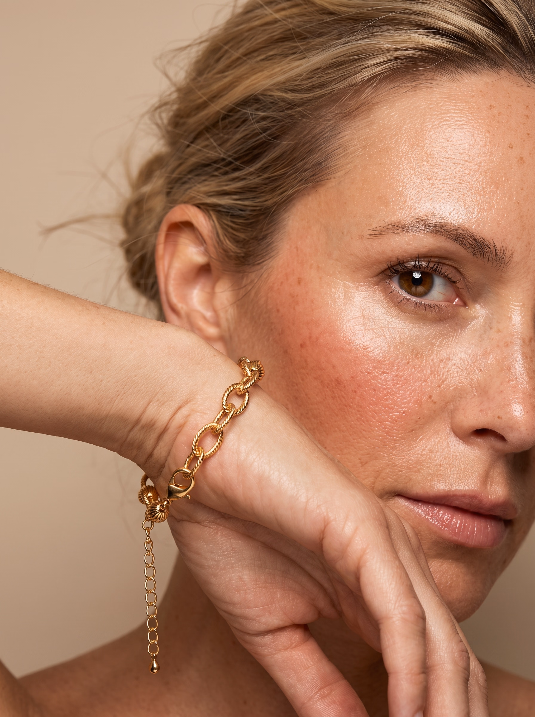 Luxury Gold & Diamond Silhouette Staging — Macro focus on jewelry detailing with depth-of-field blur and calibrated physical specular highlights.