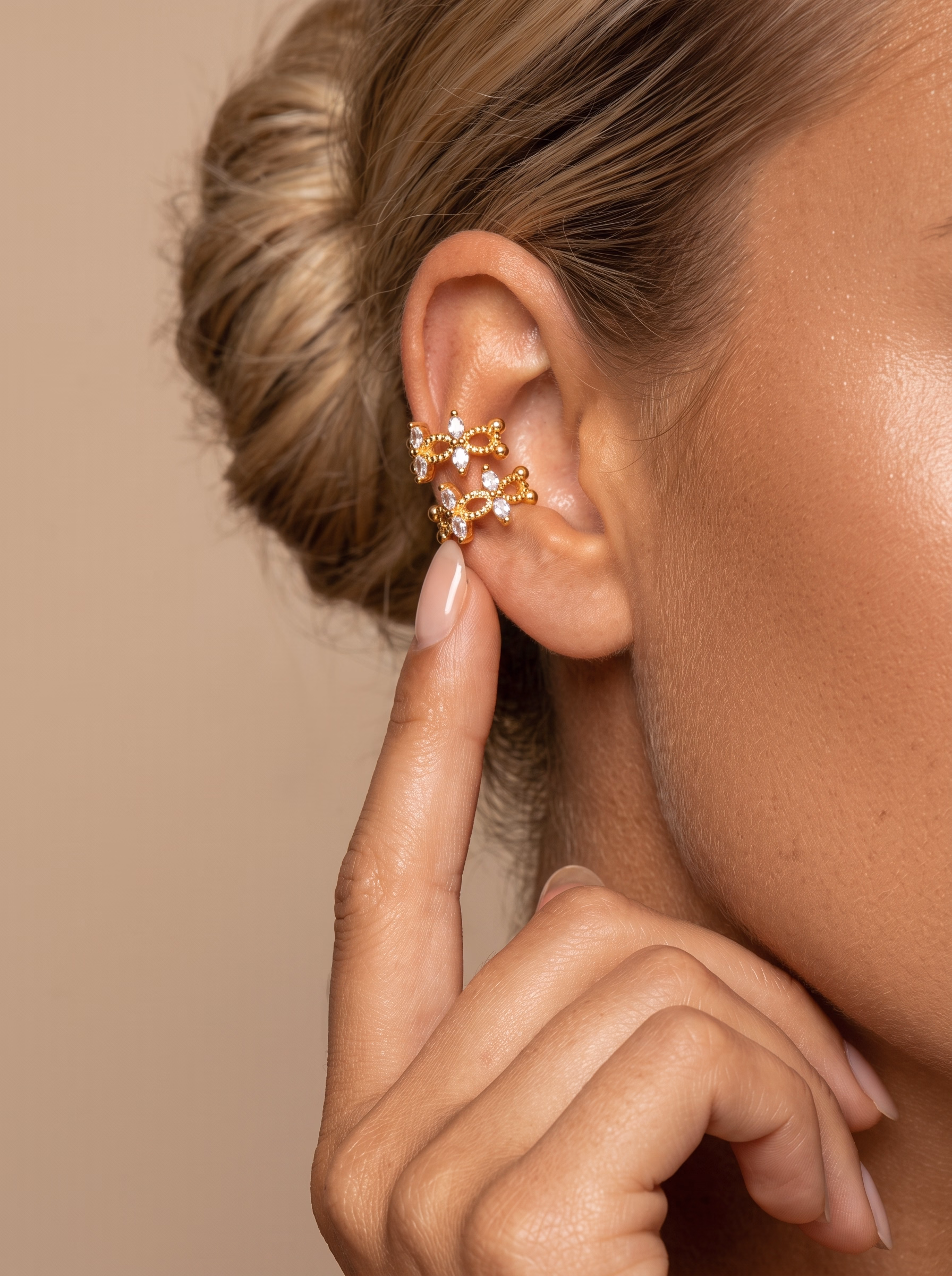 High-Fashion Editorial On-Model Shoot — Photorealistic on-model necklace and earring styling rendered with accurate skin contact reflections and daylight balance.